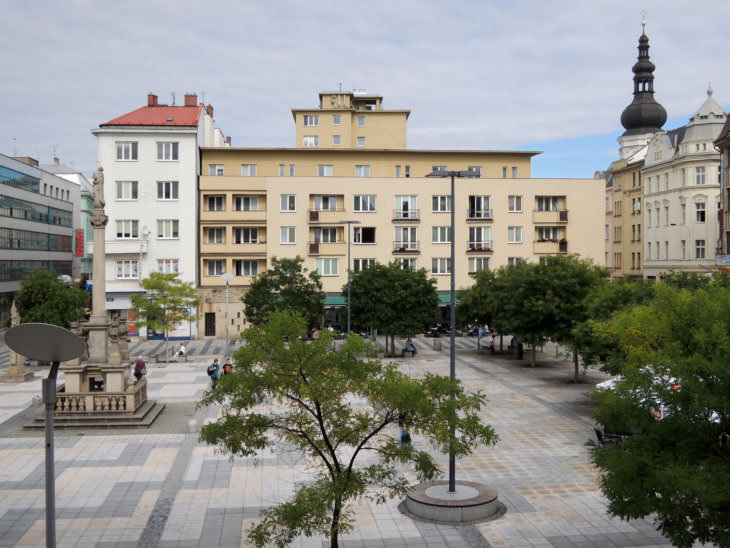 Miloš Bartoň: integrovaný dům v centru města, 1958–62 (foto Jakub Ivánek)